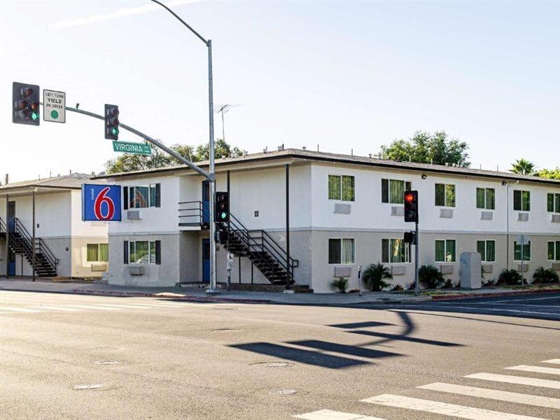 Motel 6-Modesto, Ca - Downtown Luaran gambar