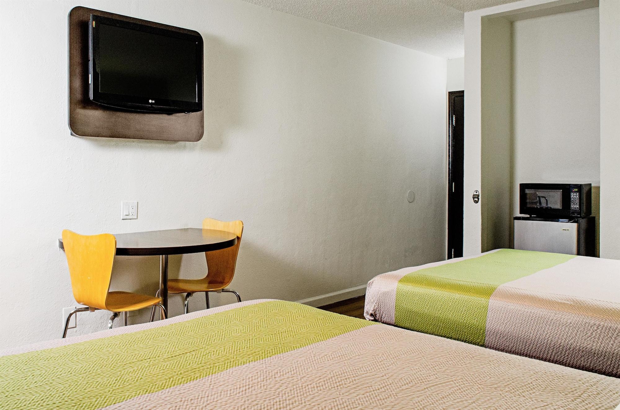 Motel 6-Modesto, Ca - Downtown Luaran gambar