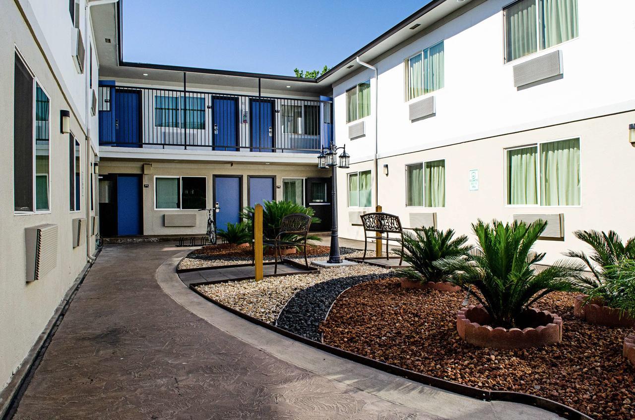 Motel 6-Modesto, Ca - Downtown Luaran gambar