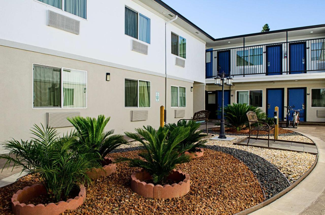 Motel 6-Modesto, Ca - Downtown Luaran gambar