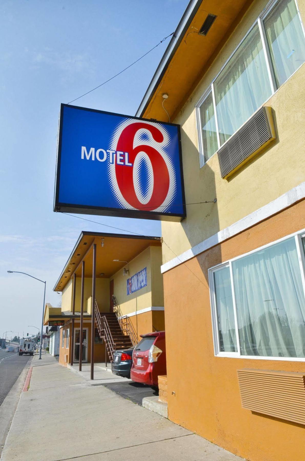 Motel 6-Modesto, Ca - Downtown Luaran gambar