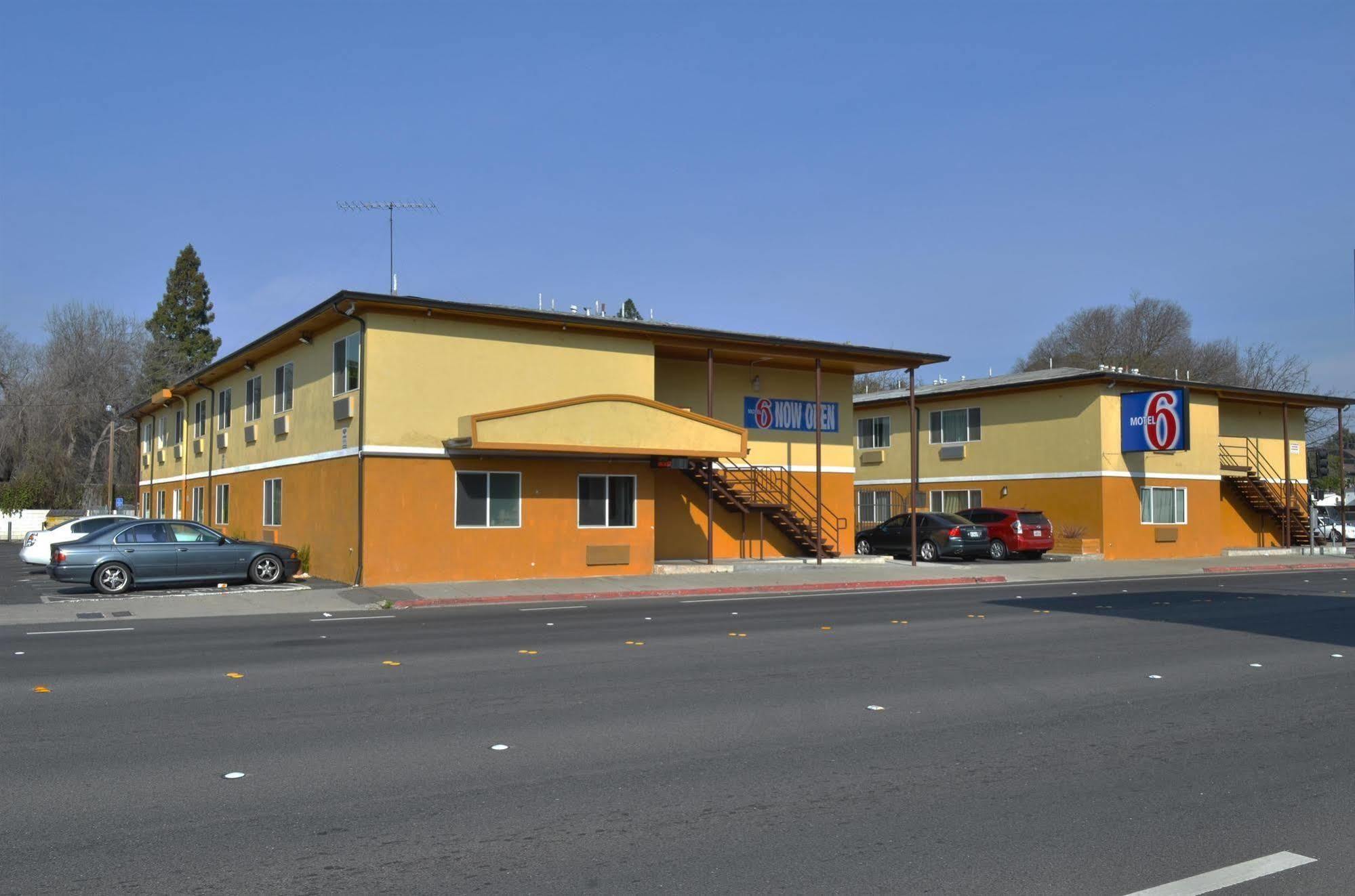 Motel 6-Modesto, Ca - Downtown Luaran gambar