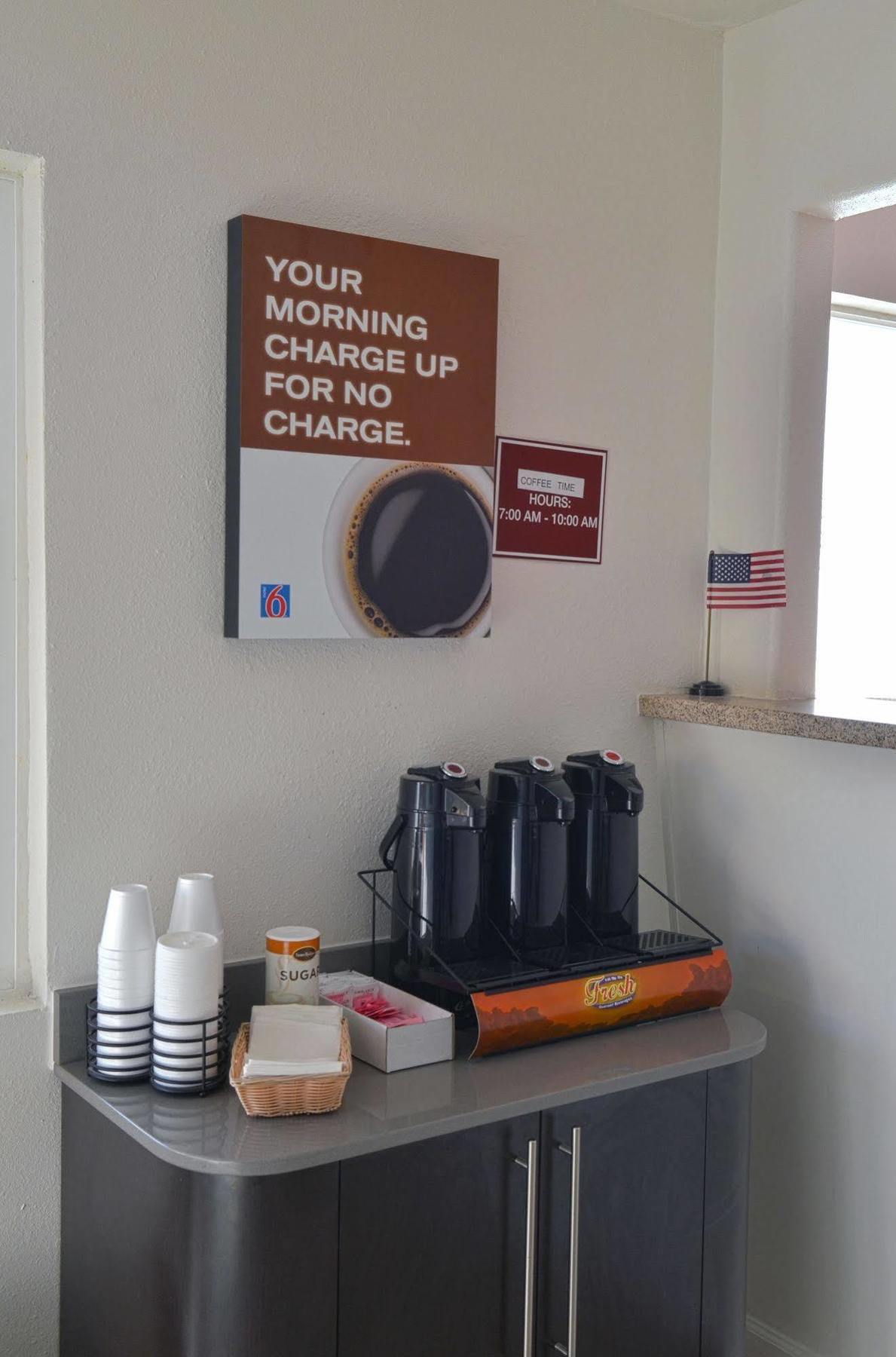 Motel 6-Modesto, Ca - Downtown Luaran gambar